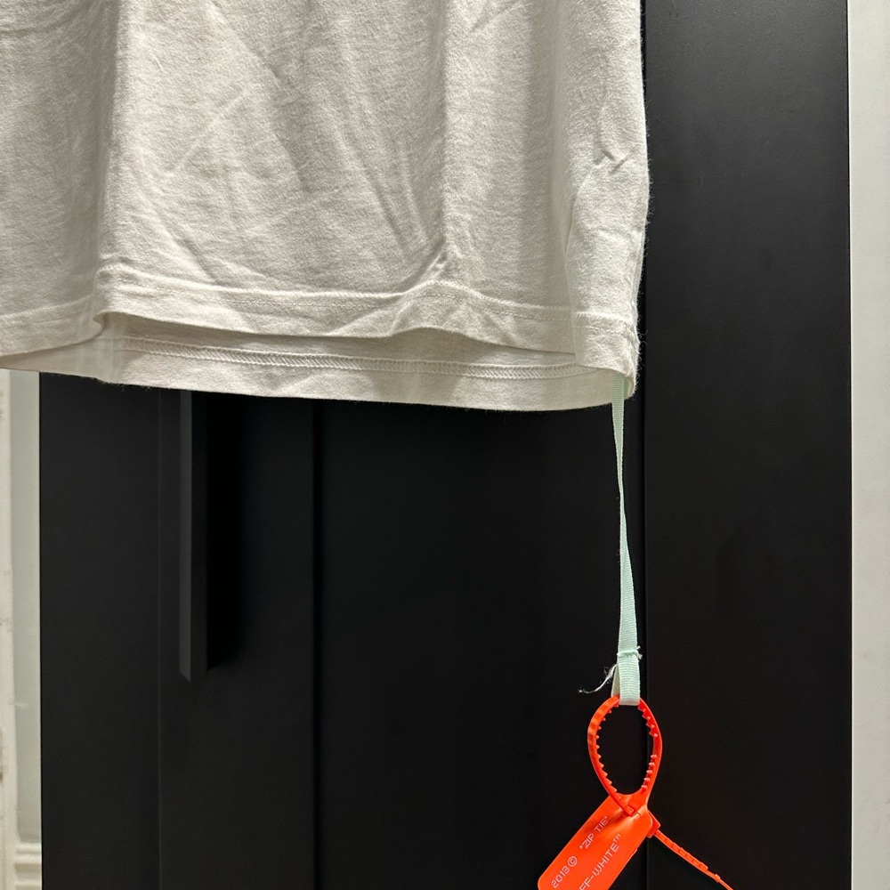 Off-White Tee size small - Picture 3 of 4
